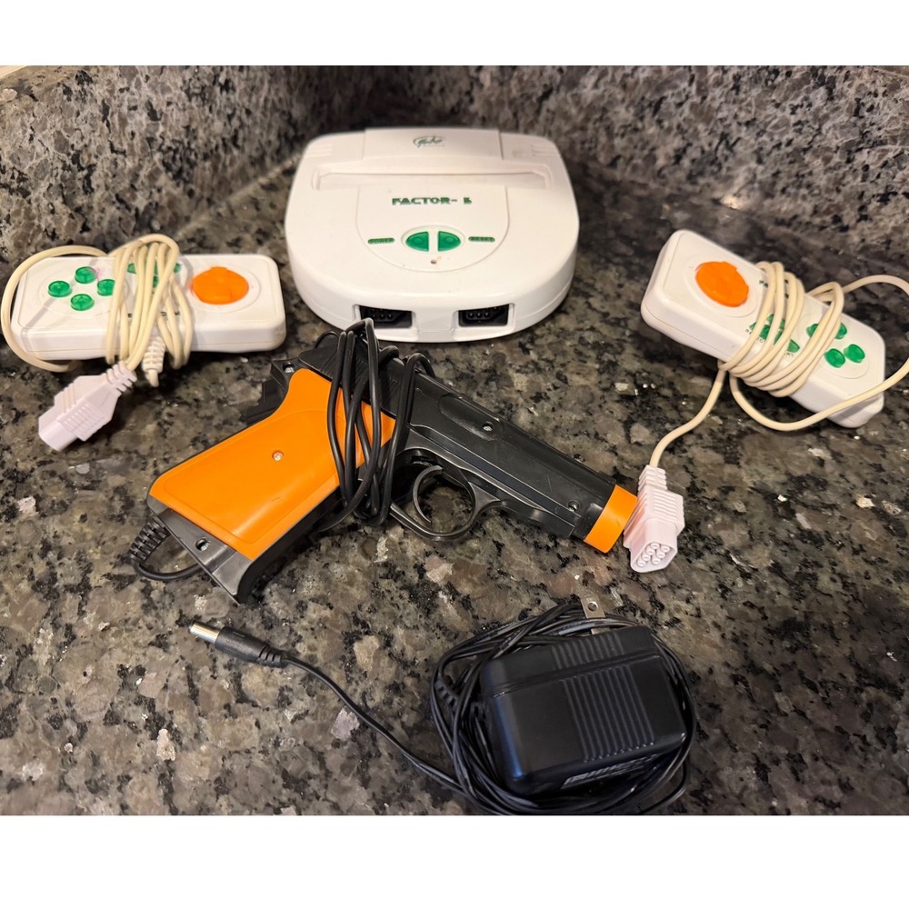 Yobo Gameware Factor-5 Video Game Console Bundle 2 Controllers Light Gun NTSC